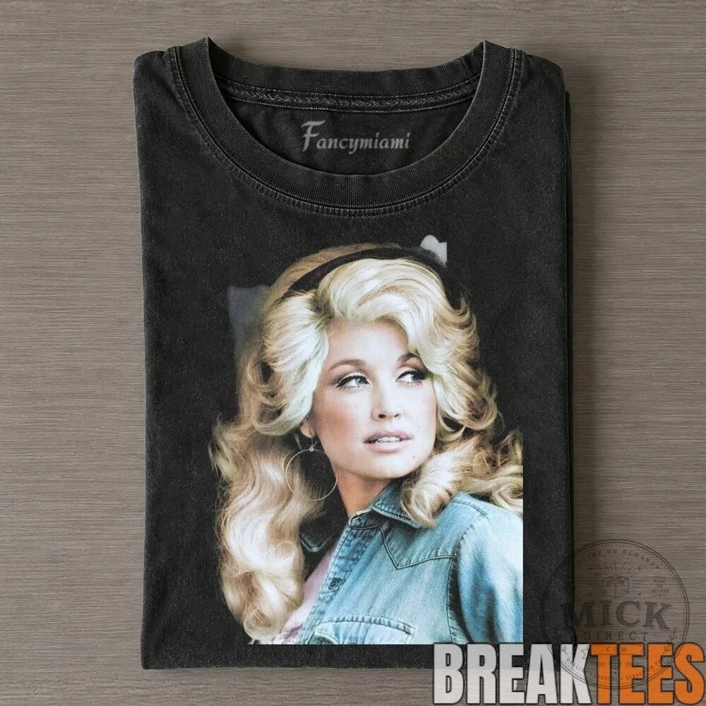 Dolly Parton Portrait Graphic T-Shirt 2 Dolly Parton Portrait Graphic T-Shirt